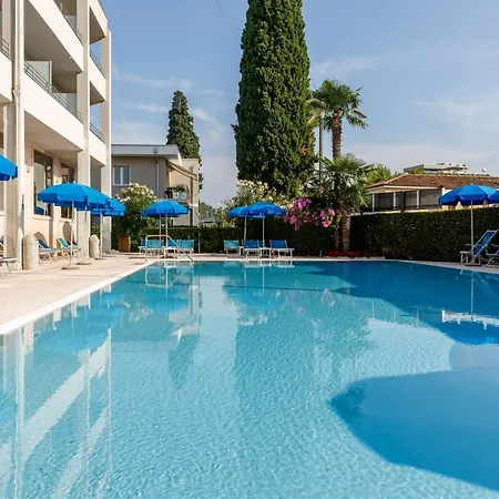Hotell Idania 3*